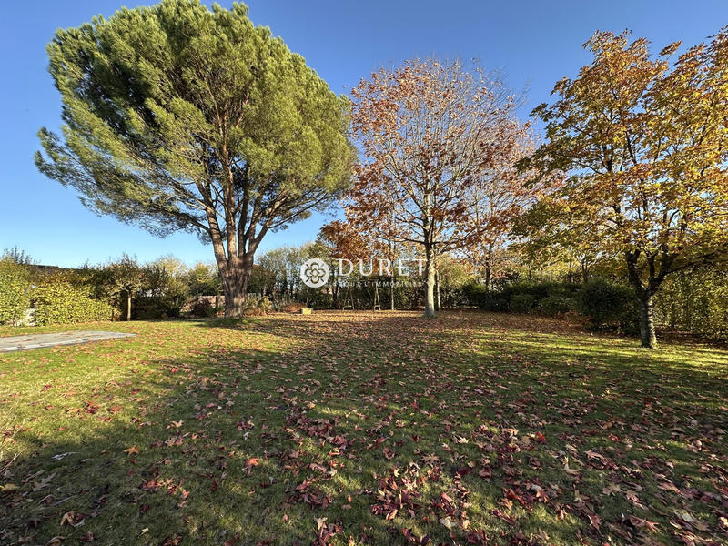 Maison traditionnelle - 221 m² - 7 pièces