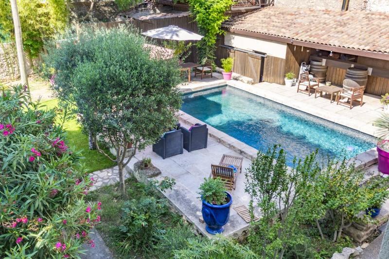 Maison - 419 m² - 9 pièces