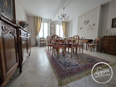 Maison - 186 m² - 5 pièces