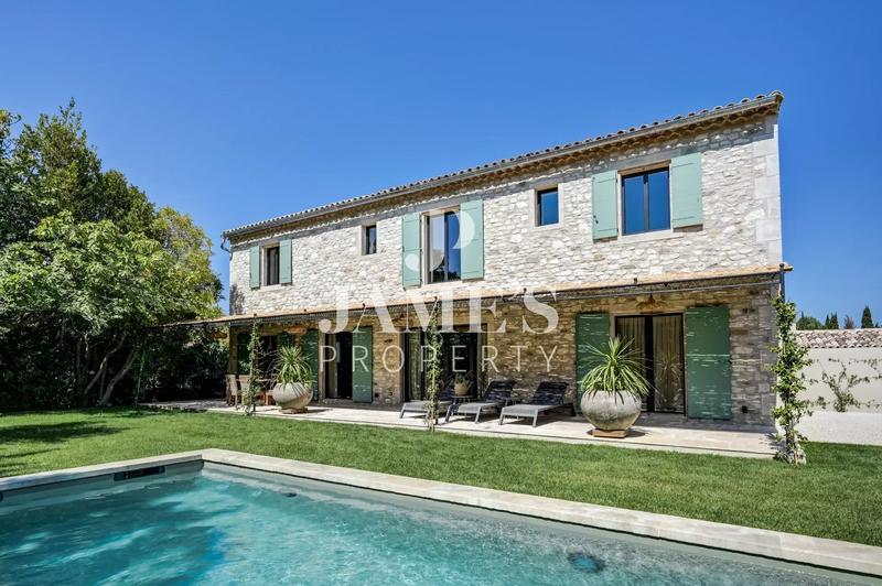 Maison - 200 m² - 6 pièces