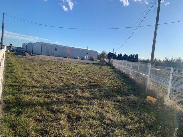 Local commercial - 2 050 m² - 1 pièce