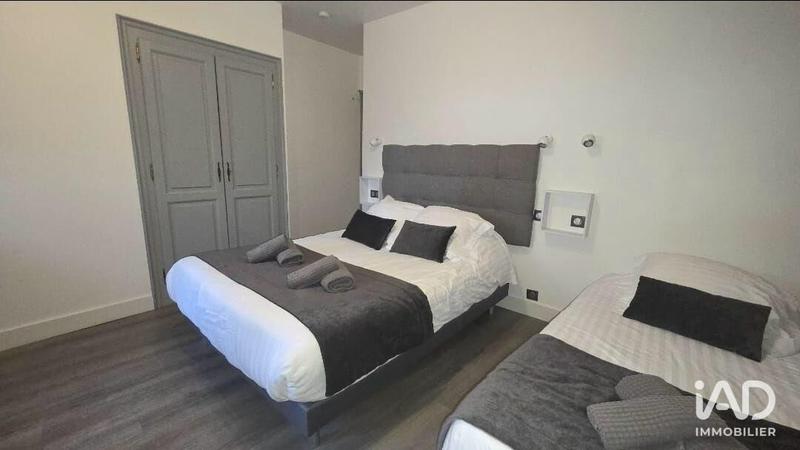 Local commercial - 1 100 m²