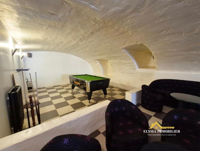 Fonds de commerce - Local commercial - 143 m²