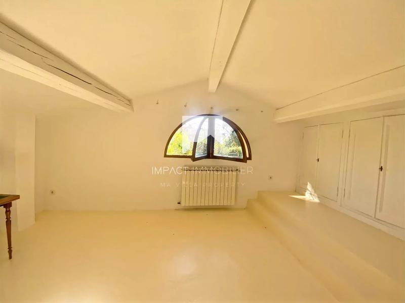 Maison - 197 m² - 4 pièces