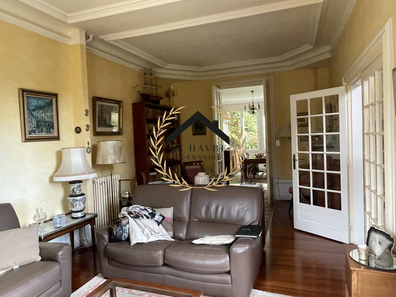 Maison - 170 m² - 8 pièces