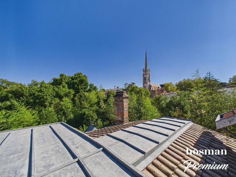 Maison - 300 m² - 10 pièces