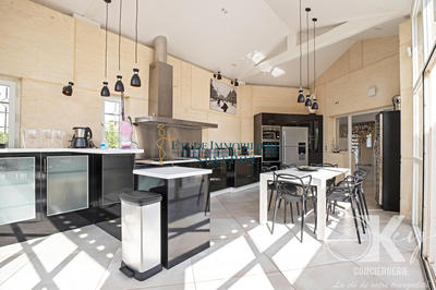 Maison contemporaine - 230 m² - 9 pièces