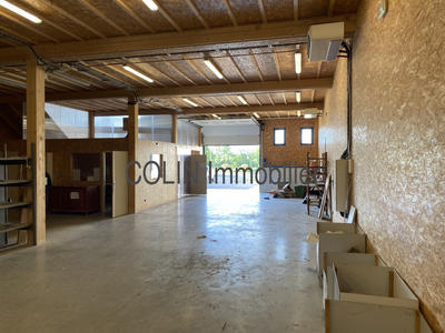 Local commercial - 810 m²