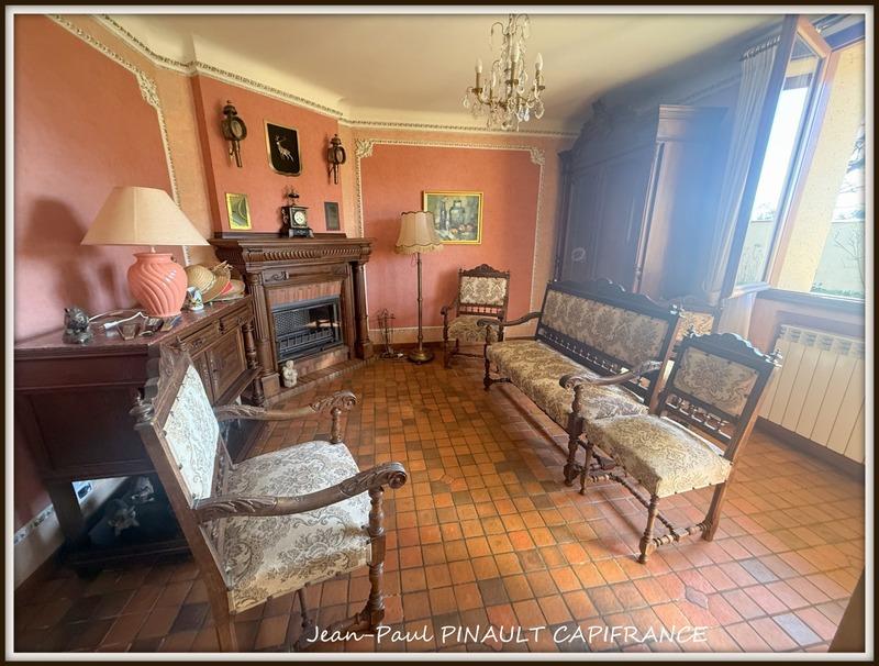 Maison - 163 m² - 8 pièces