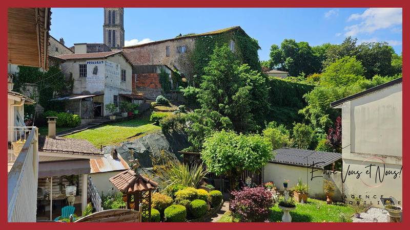 Maison - 313 m² - 13 pièces