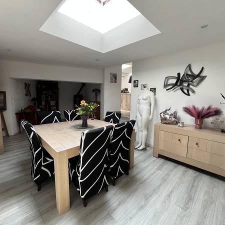 Maison - 205 m² - 7 pièces