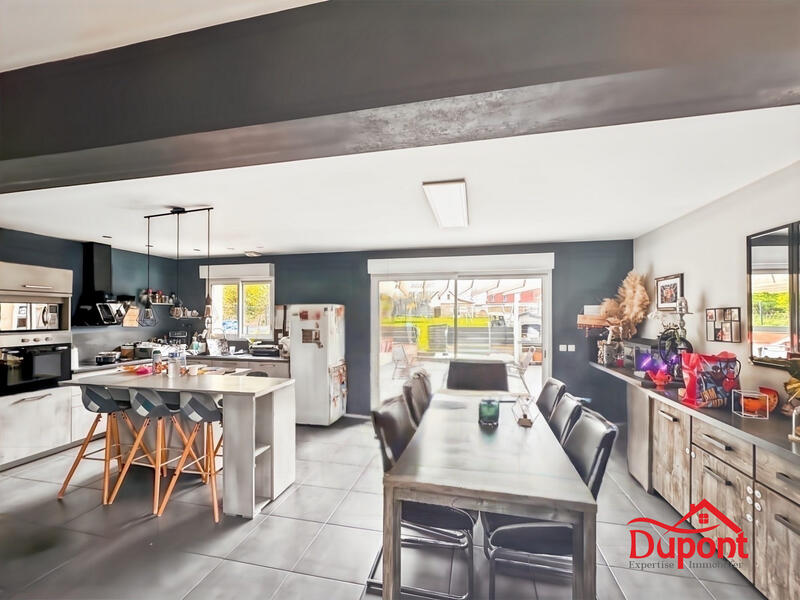 Maison - 102 m² - 6 pièces