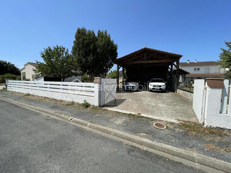 Maison traditionnelle - 235 m² - 11 pièces