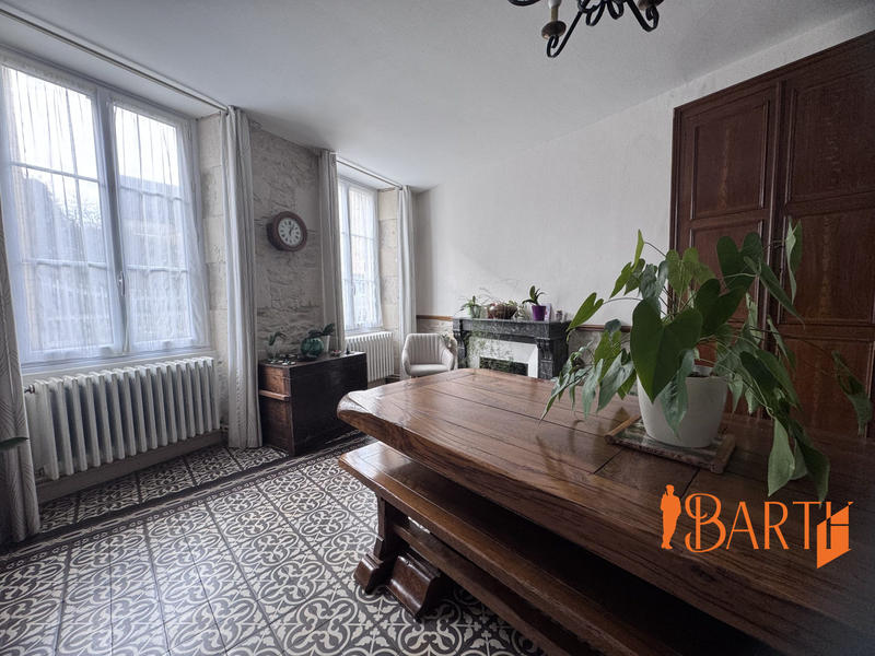 Maison ancienne - 317 m² - 7 pièces