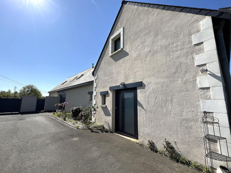 Maison - 234 m² - 8 pièces