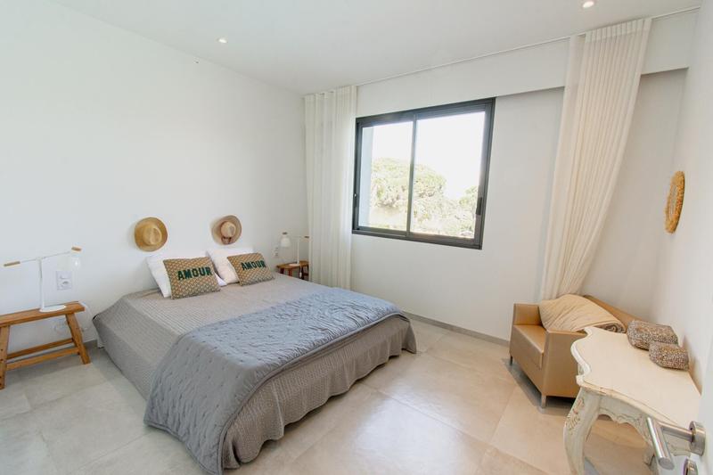 Local commercial - 1 171 m² - 58 pièces