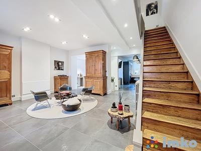 Maison - 250 m² - 5 pièces