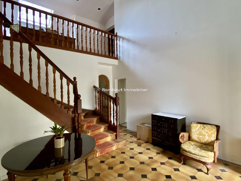 Maison - 246 m² - 10 pièces