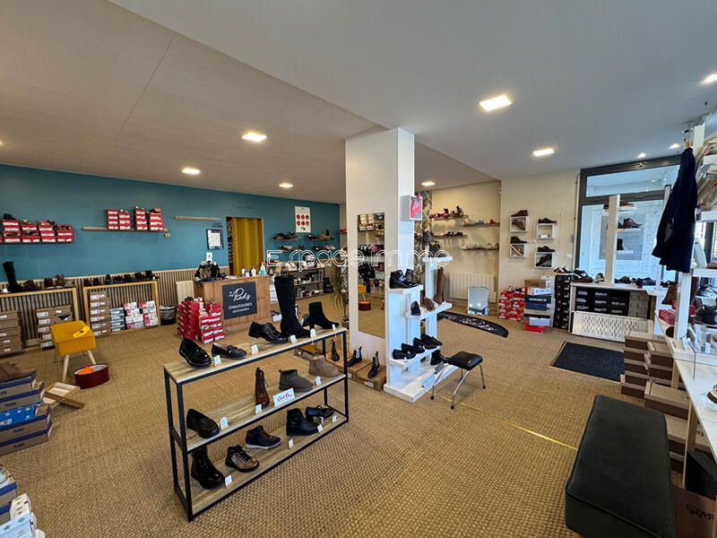 Local commercial - 101 m²