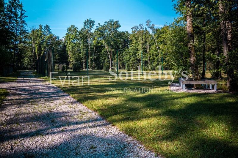 Château - 1 204 m² - 19 pièces