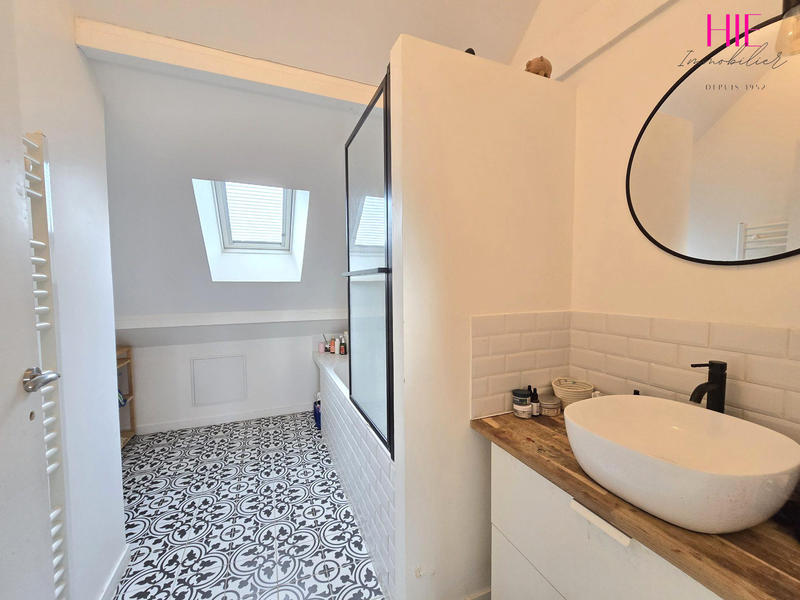 Maison traditionnelle - 100 m² - 6 pièces