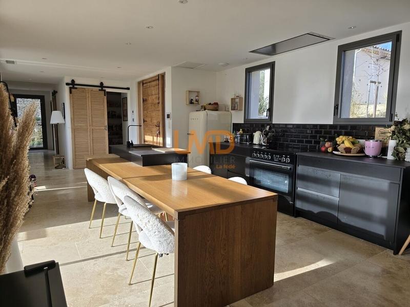 Maison - 181 m² - 7 pièces