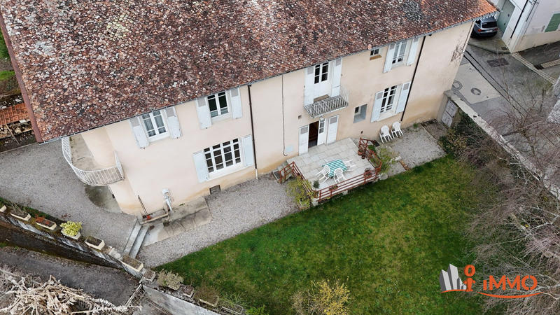 Maison - 285 m² - 10 pièces