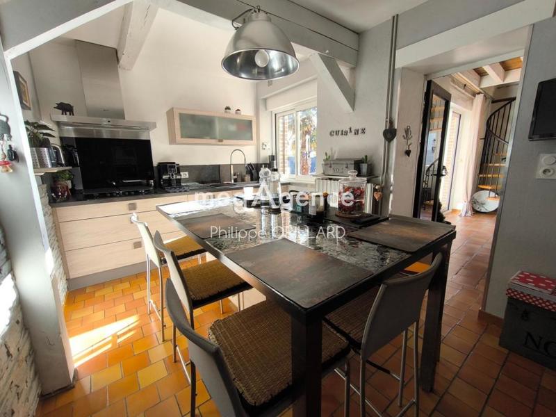 Maison - 168 m² - 7 pièces