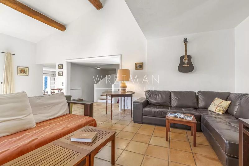 Villa - 208 m² - 6 pièces