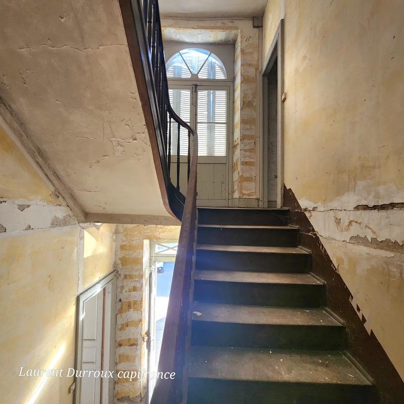 Immeuble - 710 m² - 16 pièces