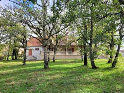 Maison traditionnelle - 136 m² - 5 pièces