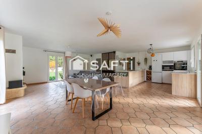 Maison - 102 m² - 5 pièces