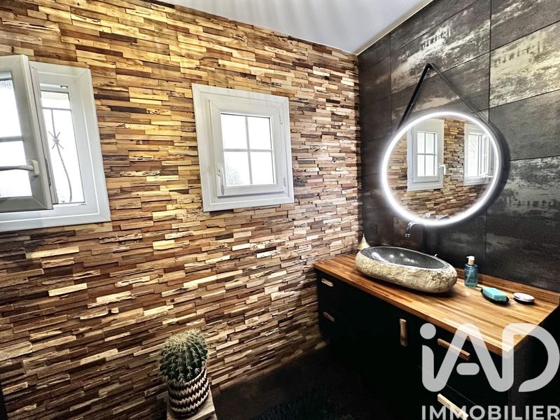 Maison - 300 m² - 8 pièces