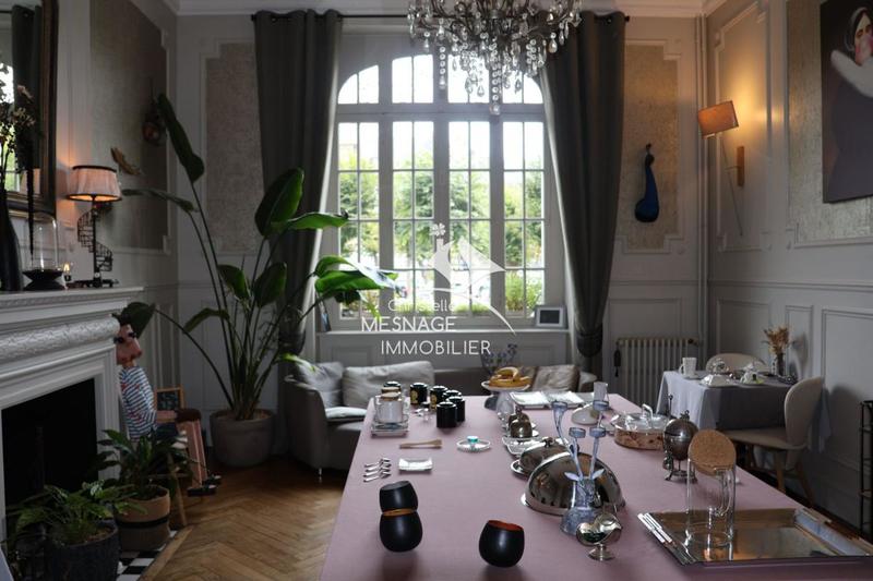 Maison - 236 m² - 8 pièces