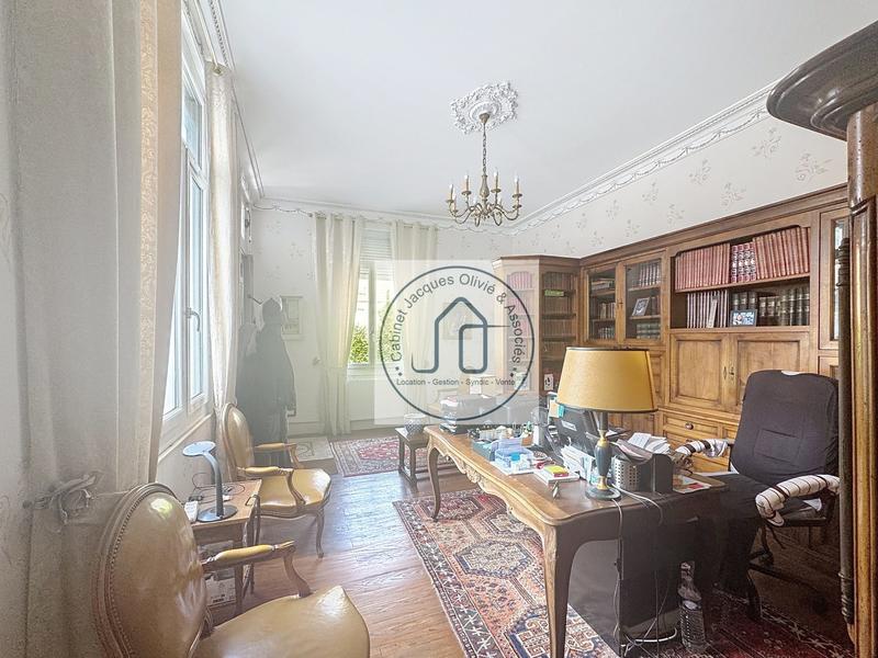 Maison - 503 m² - 11 pièces