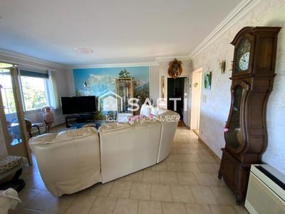 Maison - 327 m² - 9 pièces