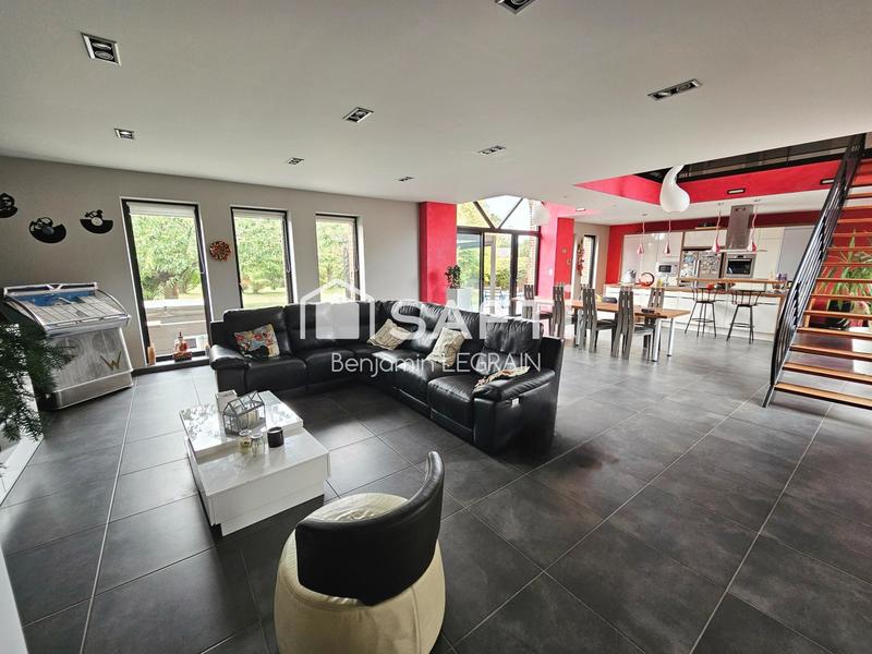 Maison - 263 m² - 9 pièces