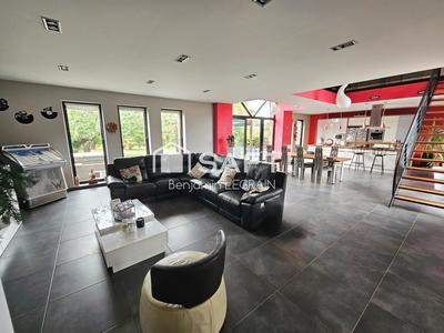 Maison - 263 m² - 9 pièces