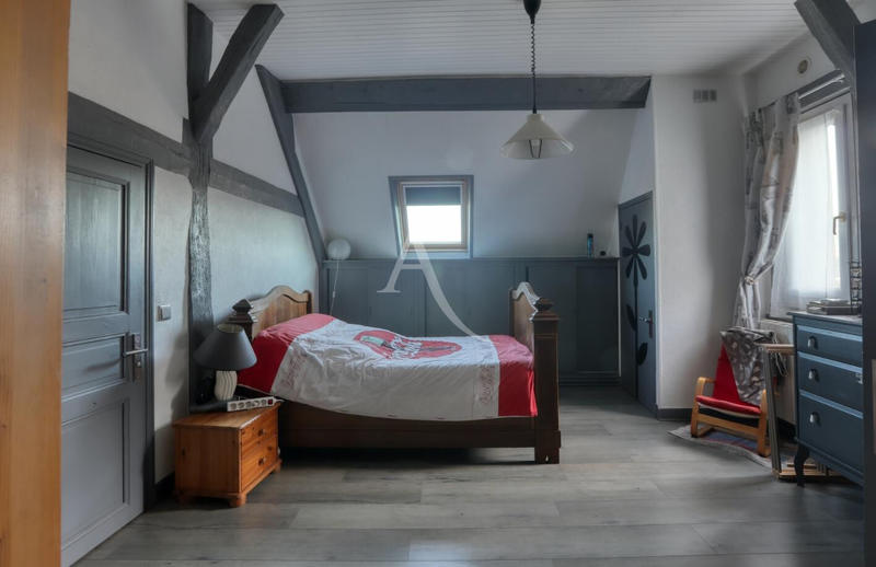 Maison - 141 m² - 8 pièces