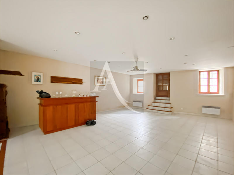 Maison - 200 m² - 7 pièces