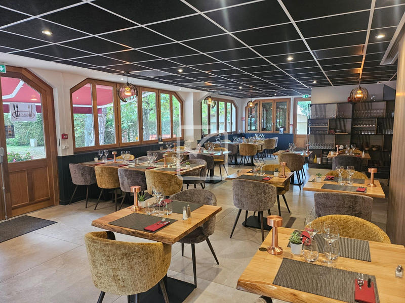 Maison - 579 m² - 19 pièces