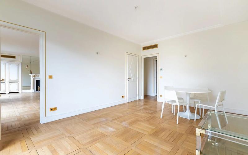 Appartement - 194 m² - 7 pièces