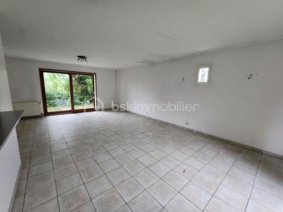 Maison traditionnelle - 98 m² - 4 pièces