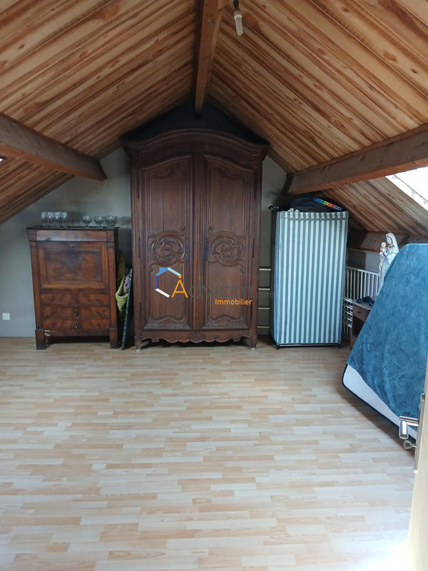 Maison traditionnelle - 108 m² - 4 pièces