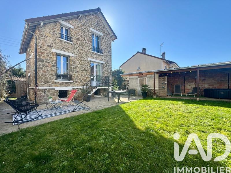 Maison - 74 m² - 4 pièces