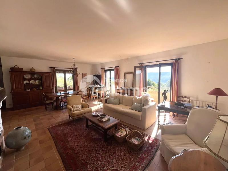 Maison - 195 m² - 6 pièces