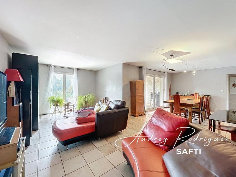 Maison - 224 m² - 10 pièces