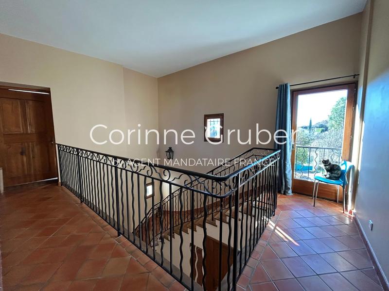 Maison - 237 m² - 11 pièces
