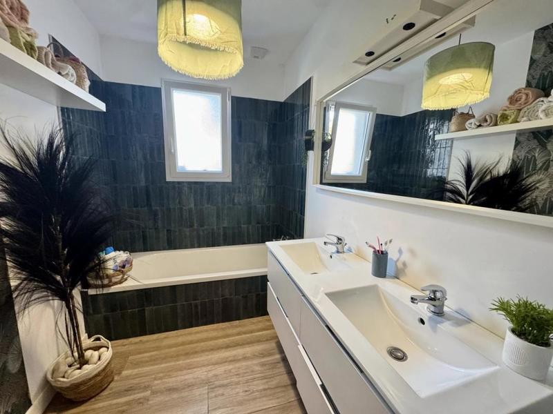 Villa - 117 m² - 6 pièces