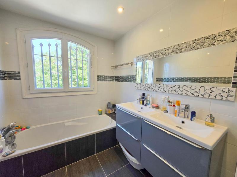 Maison - 151 m² - 5 pièces